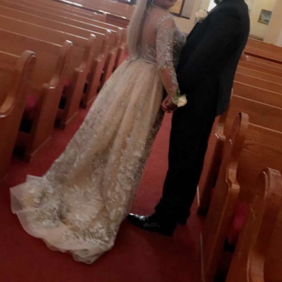 Wedding /evening gown - Picture 5 of 6